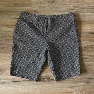 Worthington Black and White Bermuda Shorts Size 16